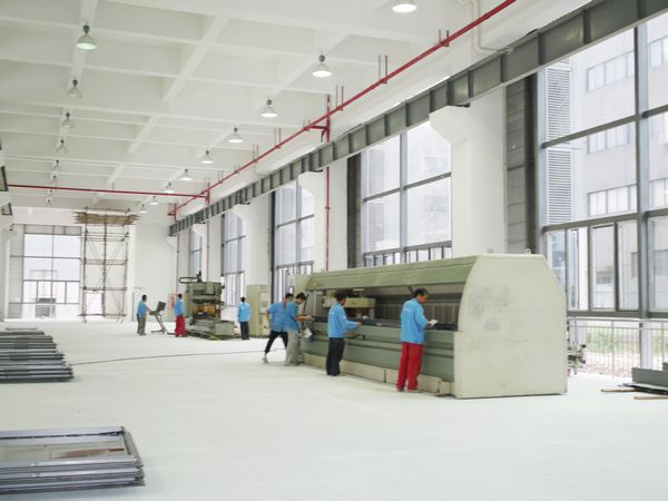 ׯ�к���Ϸ(�й�)�ɷ����޹�˾-����