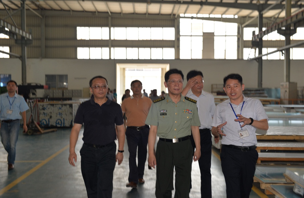 �й��ϲ���ί��ί���ϲ�������˾��Ա���uһ�е������²ĵ���