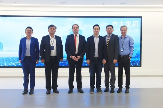 �����ӽ�ͨ���޹�˾��̫����ϯִ�й� Michel Obadiaһ�е���ׯ�й�������