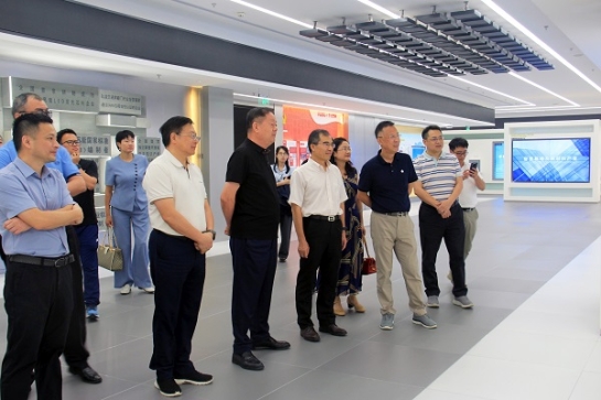 �й���ѧԺԺʿ���ϲ���ѧУ�����ʹ�һ�е���ׯ�й��������ܲ�