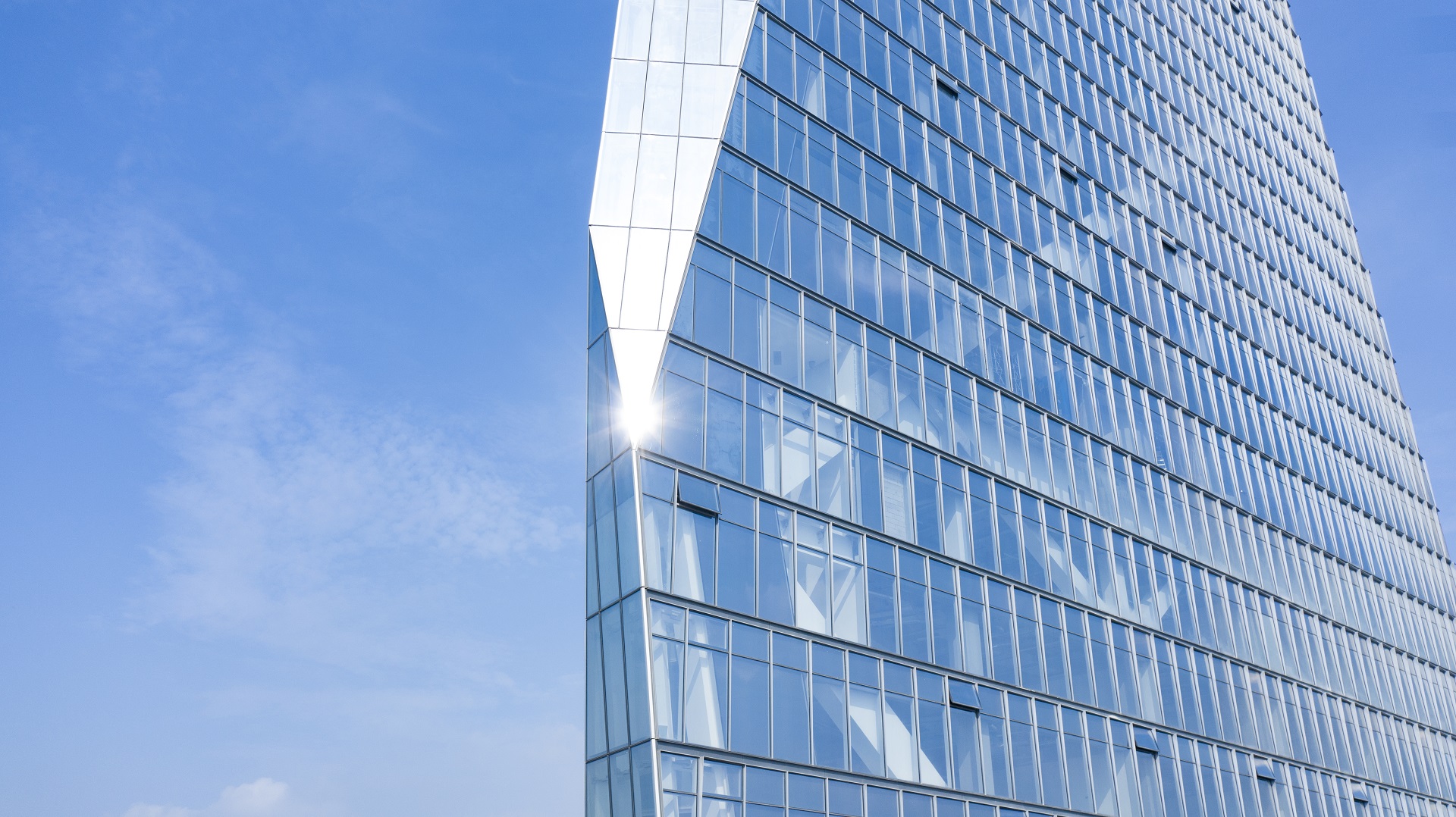 ׯ�к���Ϸ(�й�)�ɷ����޹�˾-����