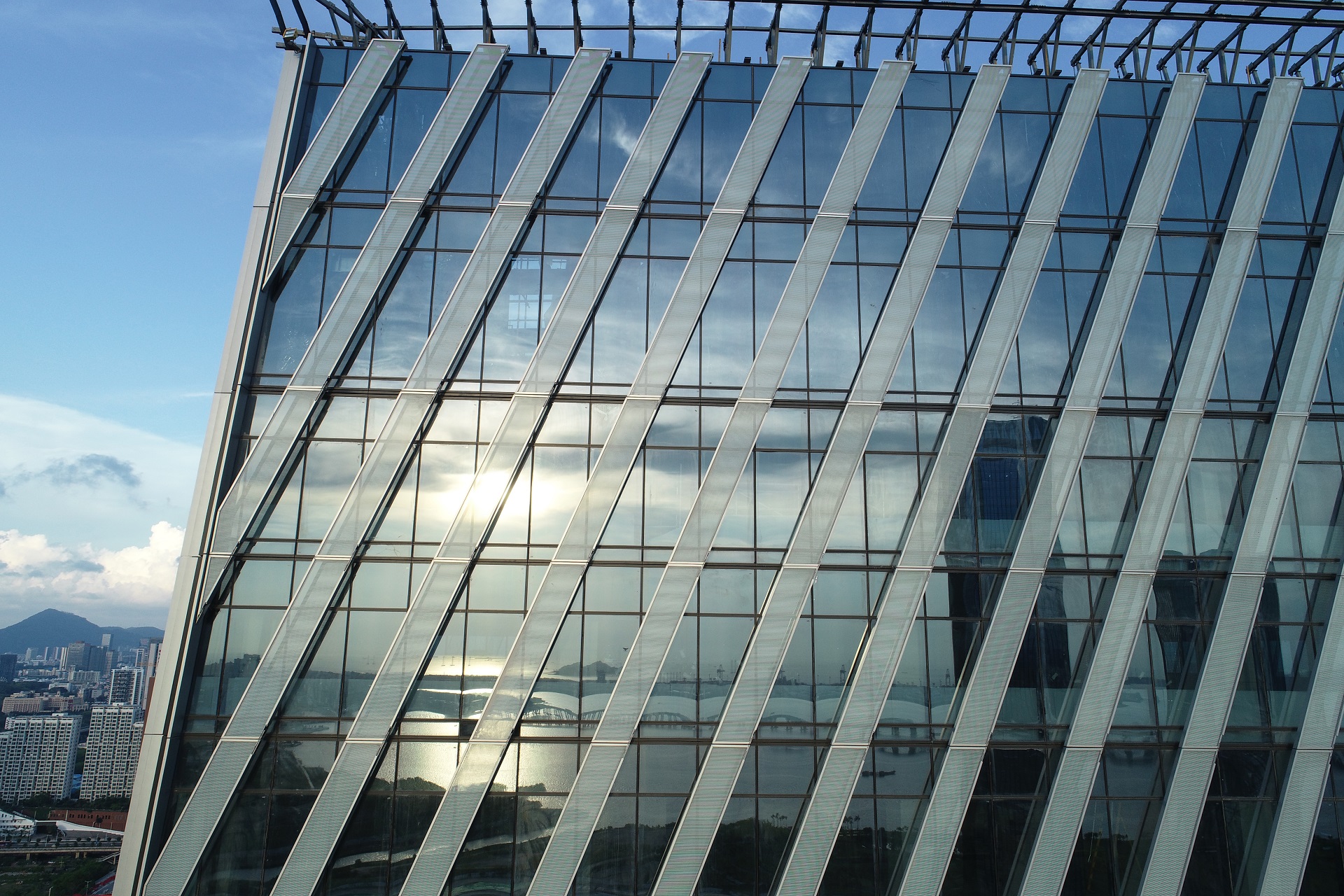 ׯ�к���Ϸ(�й�)�ɷ����޹�˾-����